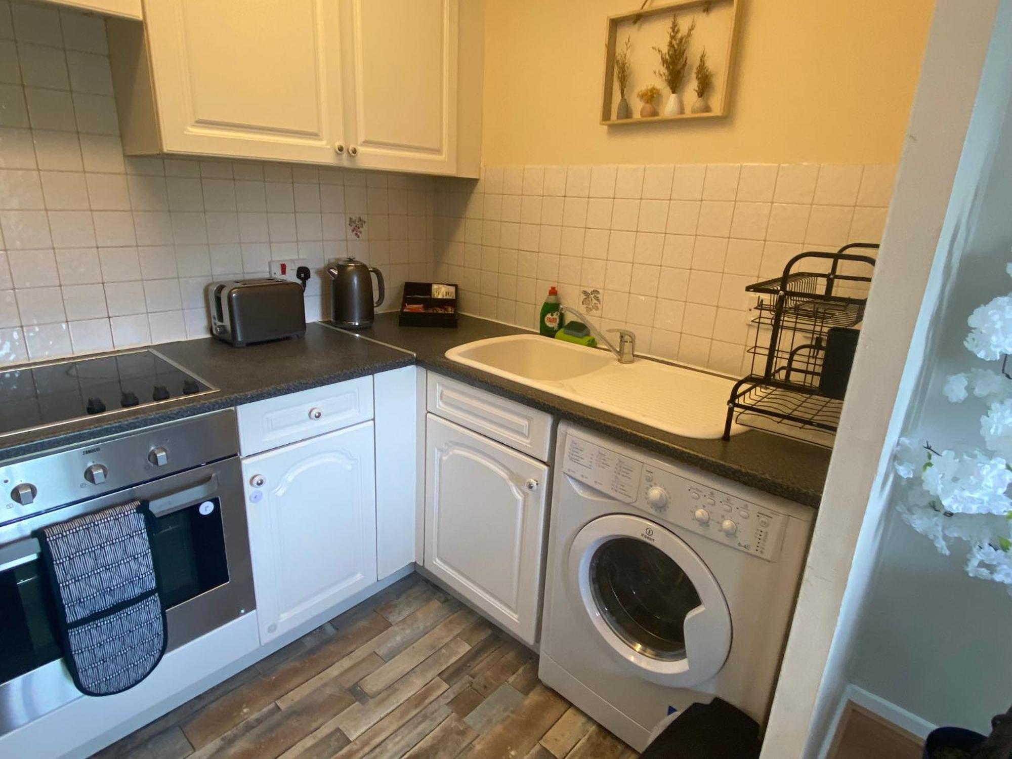 Lovely 2 Dbl Bed Apartment Near Heaton Park And North Manchester Hospital With Parking Bagian luar foto