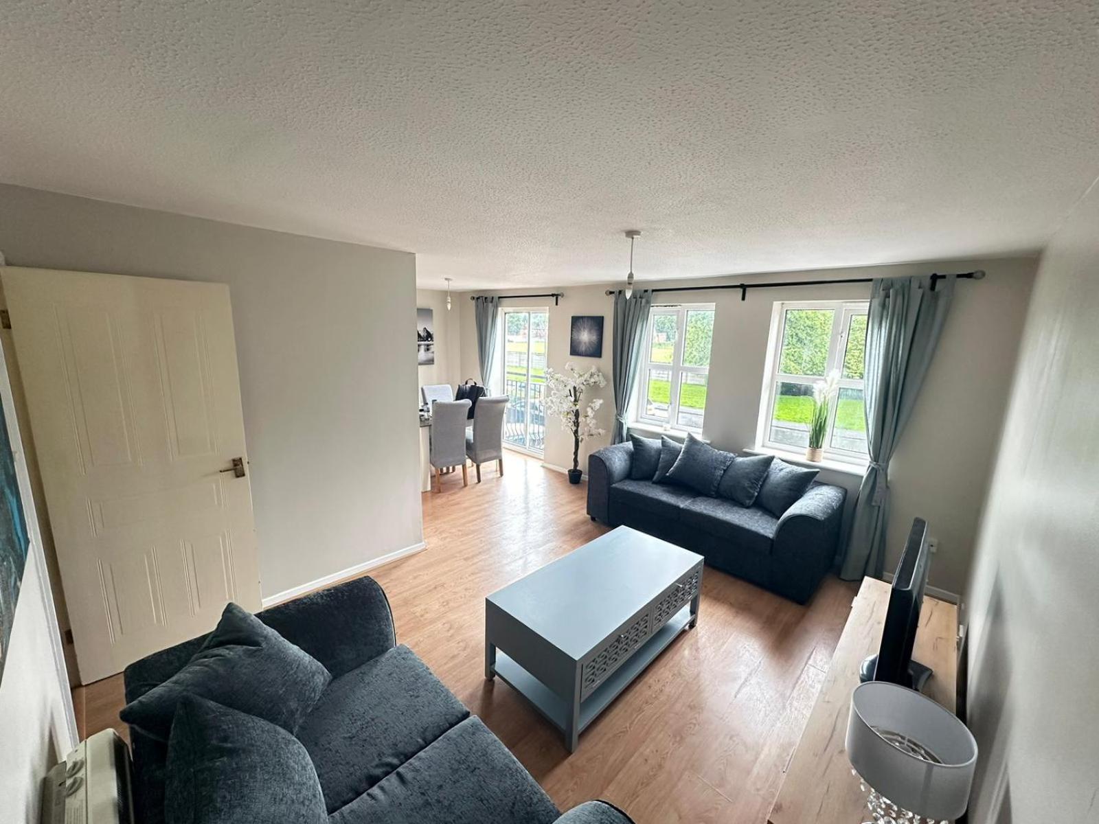 Lovely 2 Dbl Bed Apartment Near Heaton Park And North Manchester Hospital With Parking Bagian luar foto